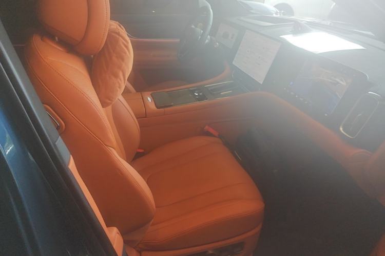 Used Hima AITO M9 2024 Range-Extended Max Edition 42 kWh 6-Seater Version Right Front Seat