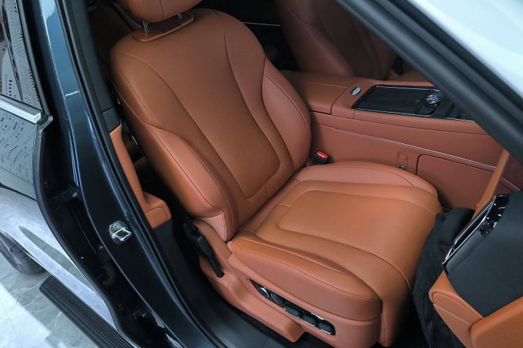 Used Hima AITO M9 2024 Range-Extended Max Edition 42 kWh 5-Seater Version Right Front Seat
