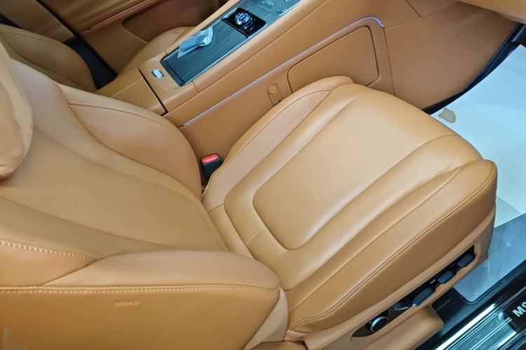 Used Hima AITO M9 2024 Range-Extended Ultra Version 42 kWh 6-Seater Model Right Front Seat