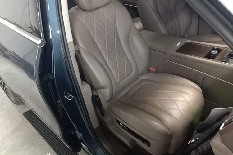 Used Hima AITO M9 2024 Range-Extended Max Edition 52 kWh 6-Seater Version Right Front Seat