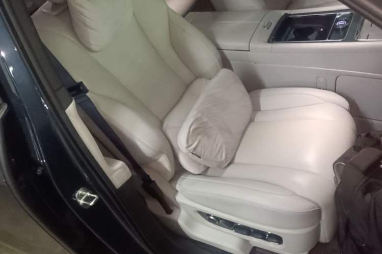 Used Hima AITO M9 2024 All-Electric Ultra Version 100 kWh 6-Seater Model Right Front Seat