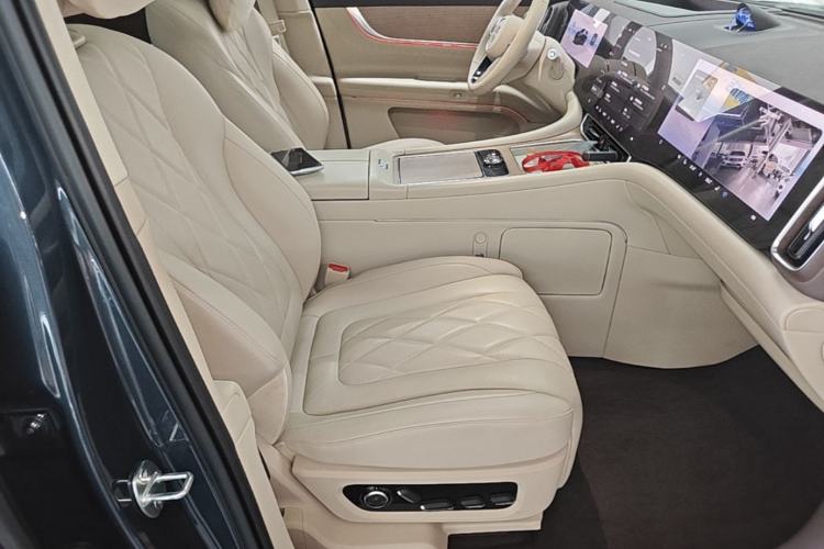 Used Hima AITO M9 2024 Range-Extended Ultra Version 52 kWh 6-Seater Model Right Front Seat