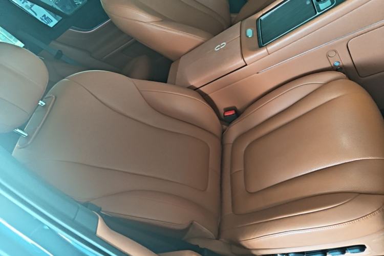 Used Hima AITO M9 2024 Range-Extended Ultra Version 42 kWh 6-Seater Model Right Front Seat