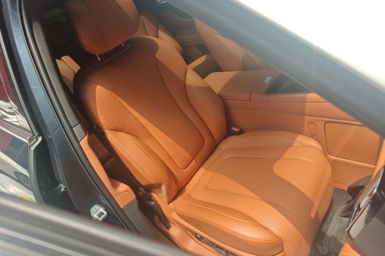 Used Hima AITO M9 2024 Range-Extended Ultra Version 42 kWh 6-Seater Model Right Front Seat