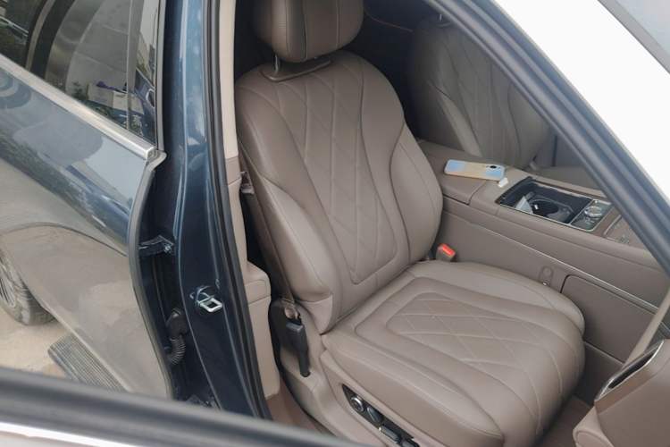 Used Hima AITO M9 2024 Range-Extended Ultra Version 52 kWh 5-Seater Model Right Front Seat
