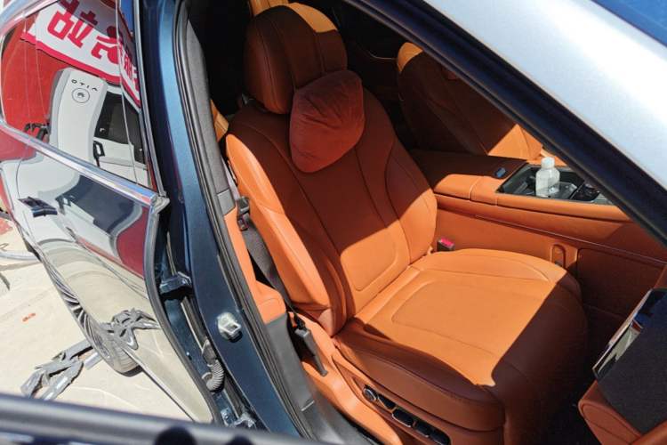 Used Hima AITO M9 2024 Range-Extended Ultra Version 42 kWh 6-Seater Model Right Front Seat