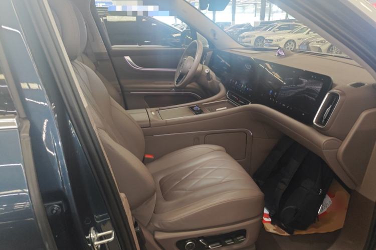 Used Hima AITO M9 2024 Range-Extended Ultra Version 52 kWh 5-Seater Model Right Front Seat