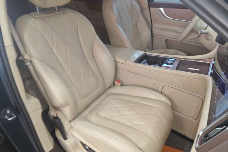 Used Hima AITO M9 2024 All-Electric Ultra Version 100 kWh 6-Seater Model Right Front Seat