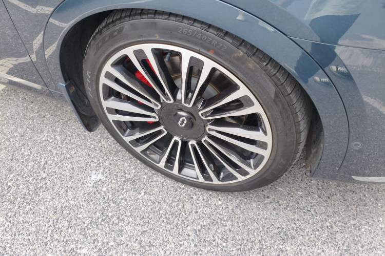 Used Hima AITO M9 2024 Range-Extended Ultra Version 52 kWh 6-Seater Model Right Front Wheel Hub