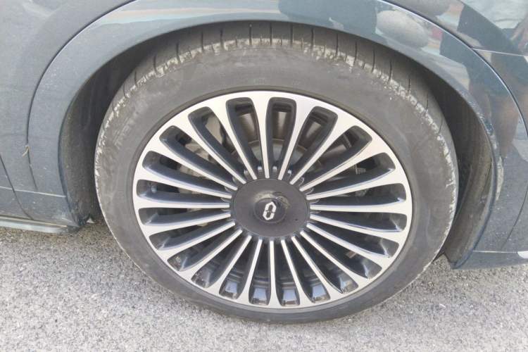 Used Hima AITO M9 2024 Range-Extended Ultra Version 52 kWh 5-Seater Model Right Front Wheel Hub