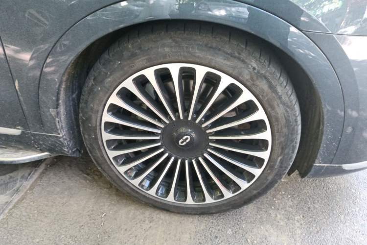 Used Hima AITO M9 2024 Range-Extended Ultra Version 42 kWh 6-Seater Model Right Front Wheel Hub