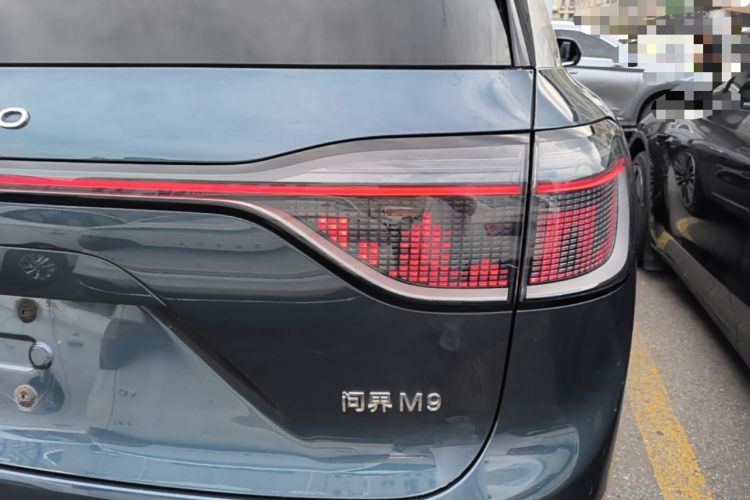 Used Hima AITO M9 2024 Range-Extended Ultra Version 42 kWh 6-Seater Model Right Rear Taillight