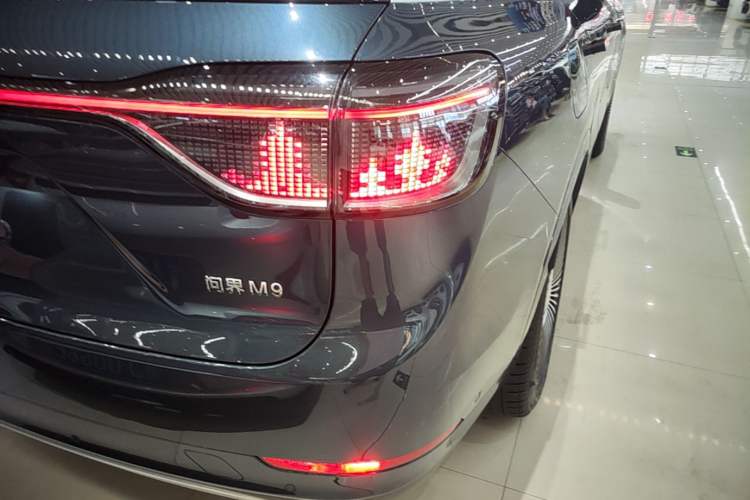 Used Hima AITO M9 2024 Range-Extended Ultra Version 42 kWh 6-Seater Model Right Rear Taillight