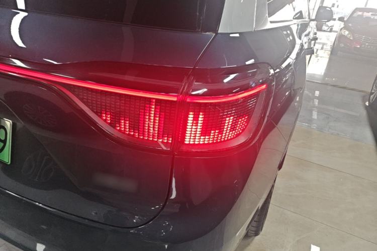 Used Hima AITO M9 2024 Range-Extended Ultra Version 42 kWh 6-Seater Model Right Rear Taillight