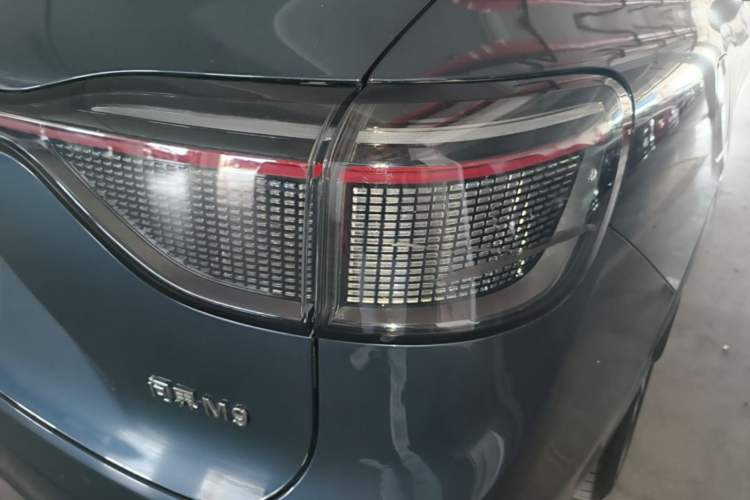 Used Hima AITO M9 2024 Range-Extended Ultra Version 42 kWh 6-Seater Model Right Rear Taillight