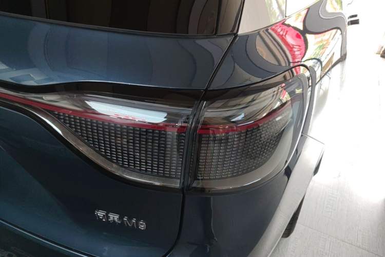 Used Hima AITO M9 2024 Range-Extended Ultra Version 42 kWh 6-Seater Model Right Rear Taillight