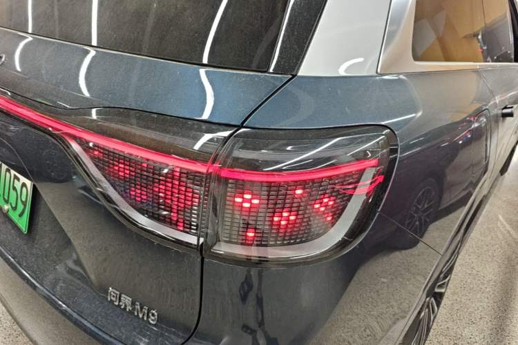 Used Hima AITO M9 2024 Range-Extended Ultra Version 42 kWh 6-Seater Model Right Rear Taillight