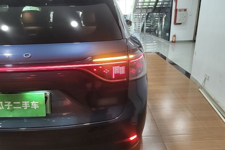 Used Hima AITO M9 2024 Range-Extended Ultra Version 42 kWh 6-Seater Model Right Rear Taillight