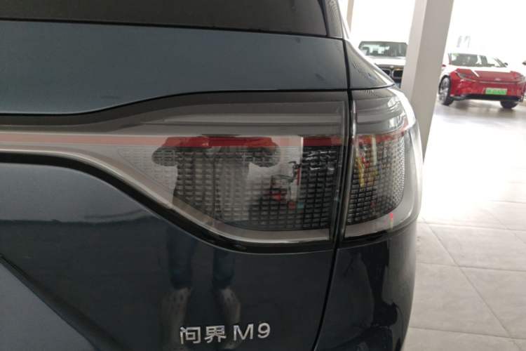 Used Hima AITO M9 2024 Range-Extended Ultra Version 52 kWh 6-Seater Model Right Rear Taillight