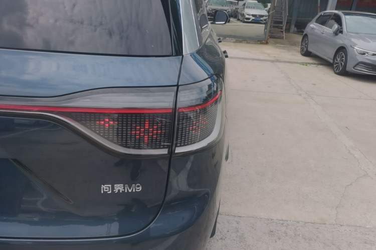 Used Hima AITO M9 2024 Range-Extended Ultra Version 42 kWh 6-Seater Model Right Rear Taillight