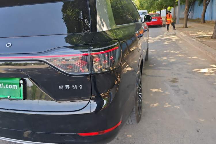 Used Hima AITO M9 2024 Range-Extended Ultra Version 42 kWh 6-Seater Model Right Rear Taillight