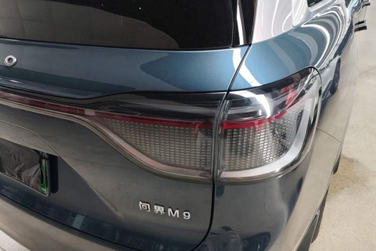 Used Hima AITO M9 2024 Range-Extended Ultra Version 42 kWh 6-Seater Model Right Rear Taillight