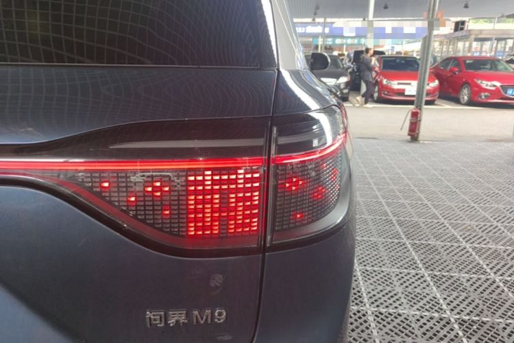 Used Hima AITO M9 2024 Range-Extended Ultra Version 42 kWh 6-Seater Model Right Rear Taillight