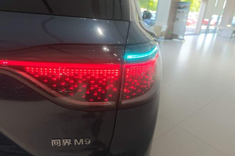 Used Hima AITO M9 2024 Range-Extended Ultra Version 42 kWh 6-Seater Model Right Rear Taillight