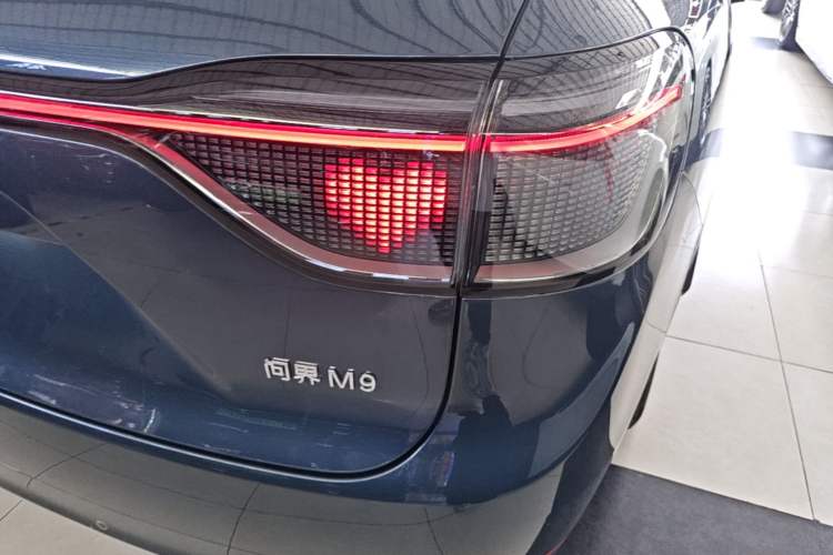 Used Hima AITO M9 2024 Range-Extended Ultra Version 42 kWh 6-Seater Model Right Rear Taillight