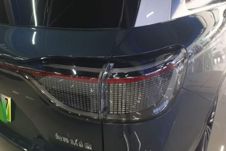 Used Hima AITO M9 2024 All-Electric Ultra Version 100 kWh 6-Seater Model Right Rear Taillight
