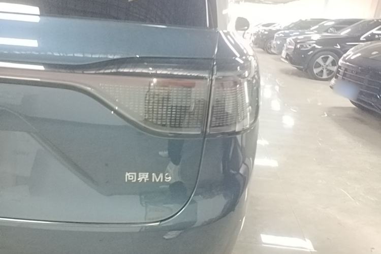 Used Hima AITO M9 2024 Range-Extended Max Edition 52 kWh 6-Seater Version Right Rear Taillight