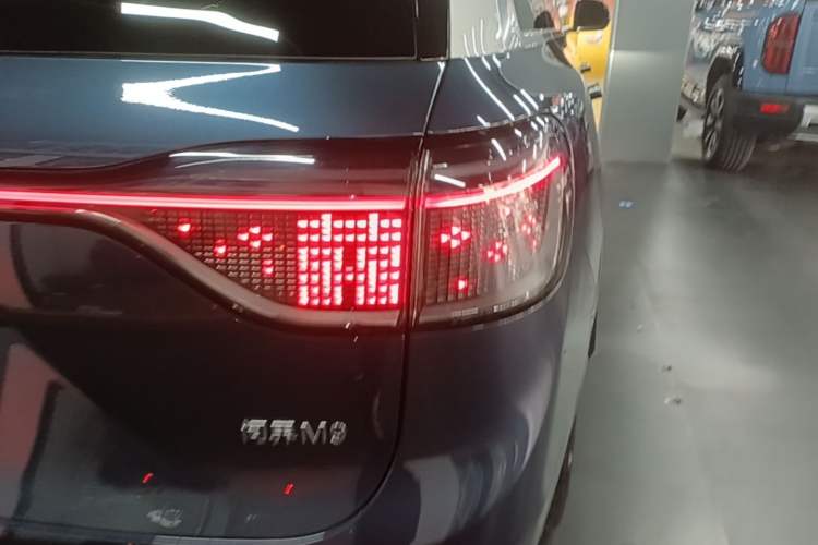 Used Hima AITO M9 2024 Range-Extended Ultra Version 42 kWh 6-Seater Model Right Rear Taillight