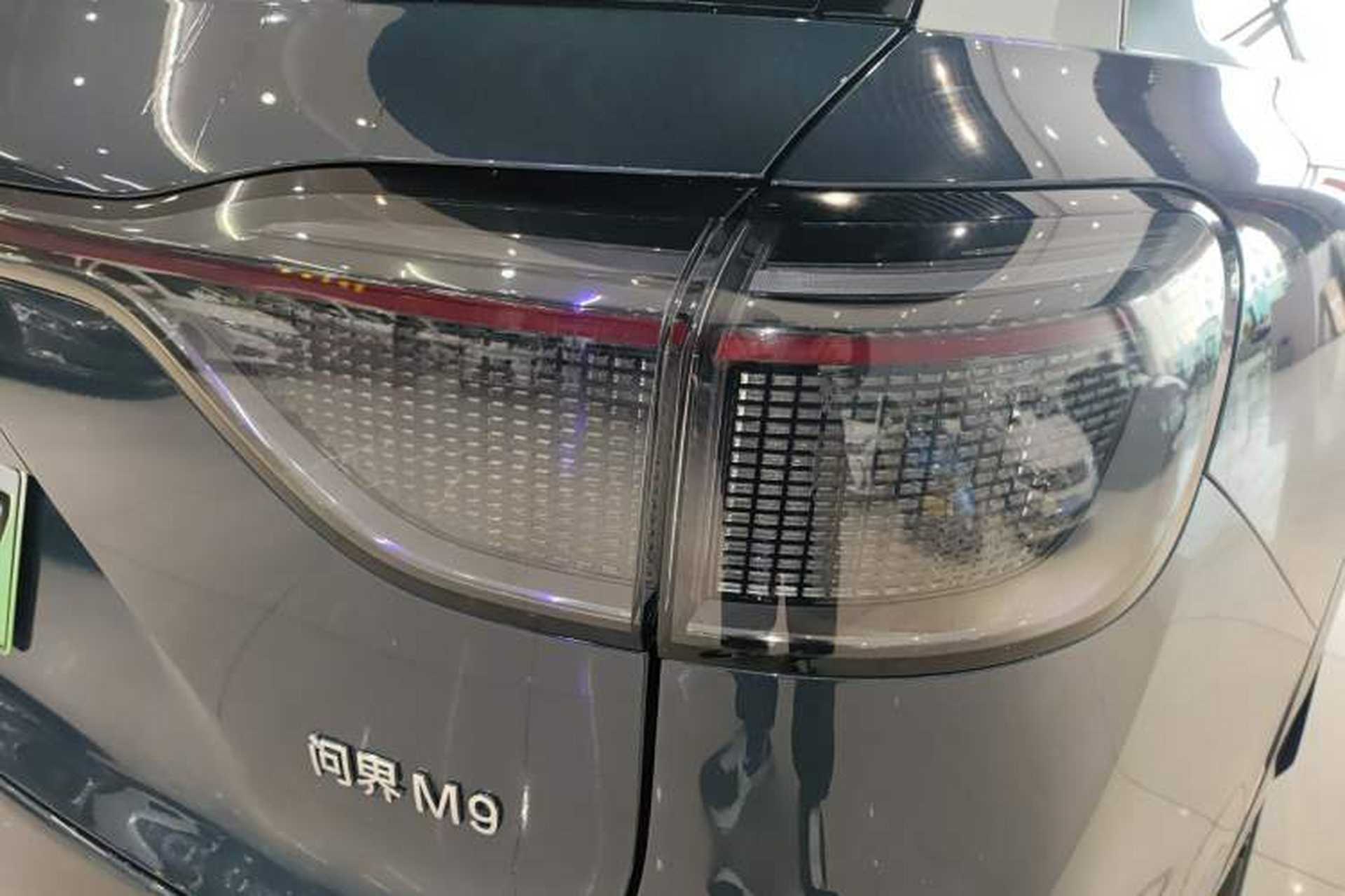 Used Hima AITO M9 2024 Range-Extended Ultra Version 52 kWh 5-Seater Model Right Rear Taillight