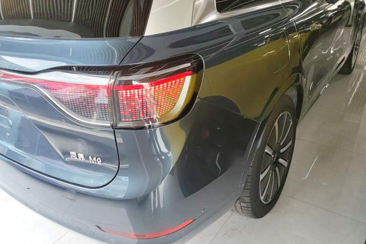 Used Hima AITO M9 2024 Range-Extended Ultra Version 42 kWh 6-Seater Model Right Rear Taillight