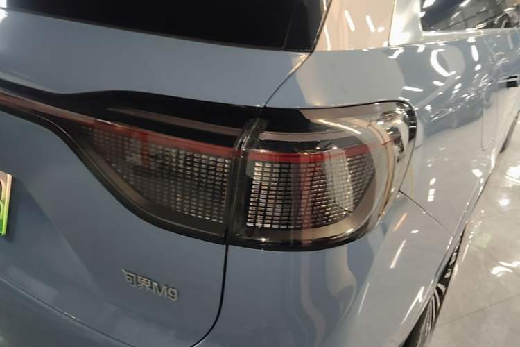 Used Hima AITO M9 2024 Range-Extended Max Edition 42 kWh 6-Seater Version Right Rear Taillight