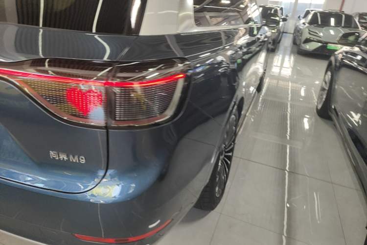 Used Hima AITO M9 2024 Range-Extended Ultra Version 42 kWh 6-Seater Model Right Rear Taillight