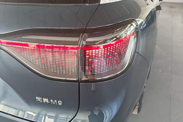 Used Hima AITO M9 2024 Range-Extended Ultra Version 42 kWh 6-Seater Model Right Rear Taillight