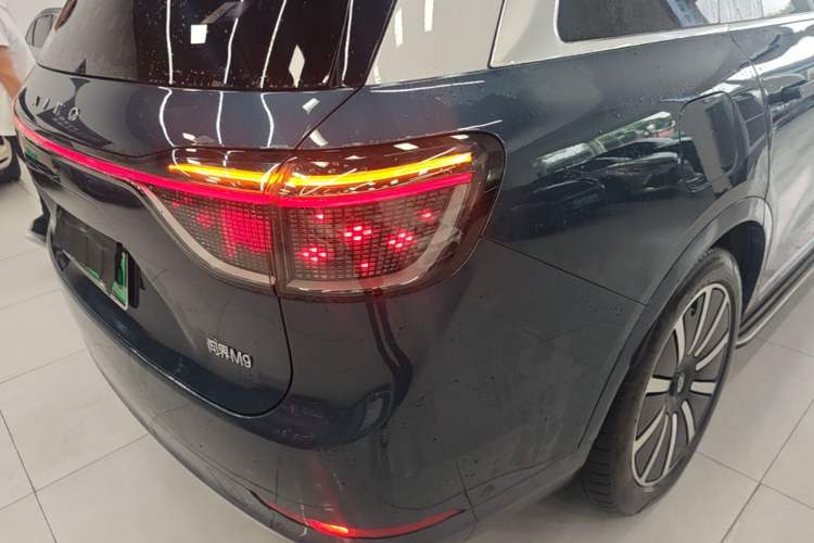 Used Hima AITO M9 2024 Range-Extended Ultra Version 42 kWh 6-Seater Model Right Rear Taillight