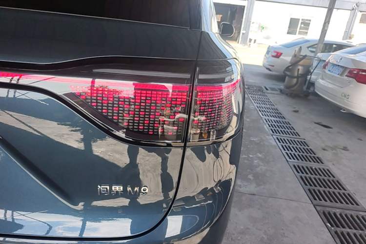 Used Hima AITO M9 2024 Range-Extended Ultra Version 42 kWh 6-Seater Model Right Rear Taillight
