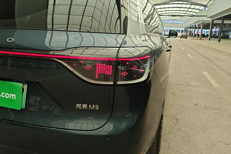 Used Hima AITO M9 2024 Range-Extended Ultra Version 42 kWh 6-Seater Model Right Rear Taillight