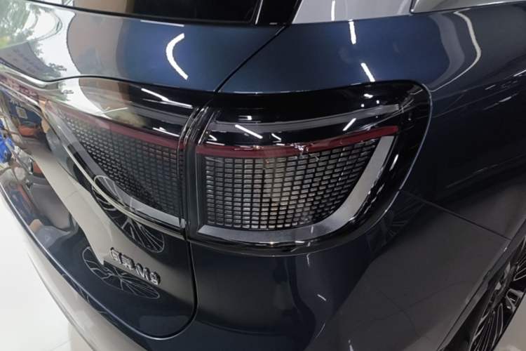Used Hima AITO M9 2024 Range-Extended Ultra Version 42 kWh 6-Seater Model Right Rear Taillight
