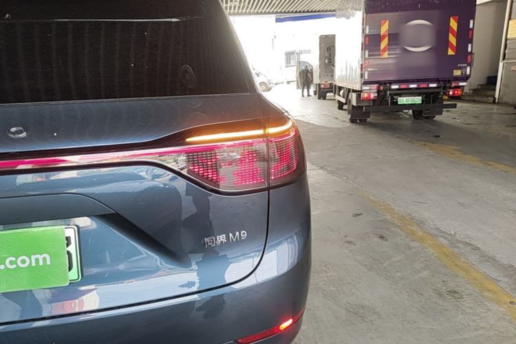 Used Hima AITO M9 2024 Range-Extended Ultra Version 42 kWh 6-Seater Model Right Rear Taillight