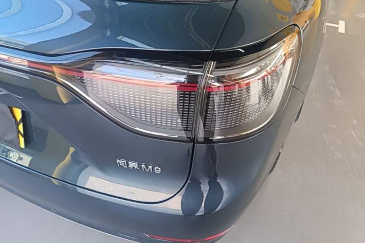 Used Hima AITO M9 2024 Range-Extended Max Edition 42 kWh 6-Seater Version Right Rear Taillight