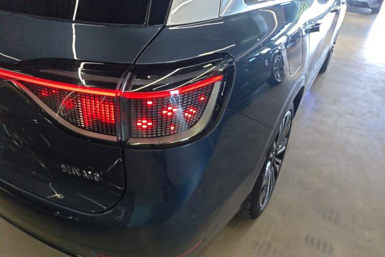 Used Hima AITO M9 2024 Range-Extended Ultra Version 42 kWh 6-Seater Model Right Rear Taillight
