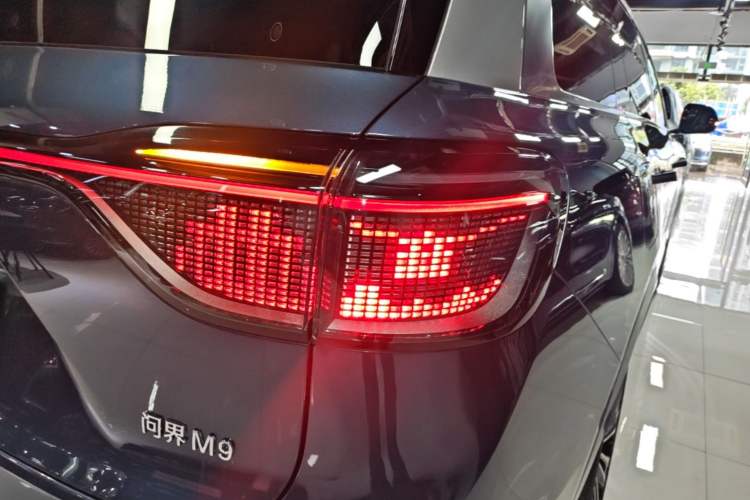 Used Hima AITO M9 2024 Range-Extended Ultra Version 52 kWh 6-Seater Model Right Rear Taillight