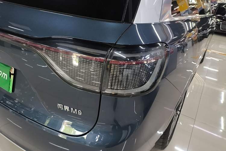 Used Hima AITO M9 2024 Range-Extended Ultra Version 42 kWh 6-Seater Model Right Rear Taillight