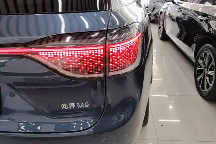 Used Hima AITO M9 2024 Range-Extended Ultra Version 42 kWh 6-Seater Model Right Rear Taillight