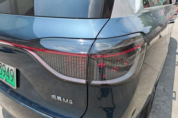 Used Hima AITO M9 2024 Range-Extended Ultra Version 42 kWh 6-Seater Model Right Rear Taillight