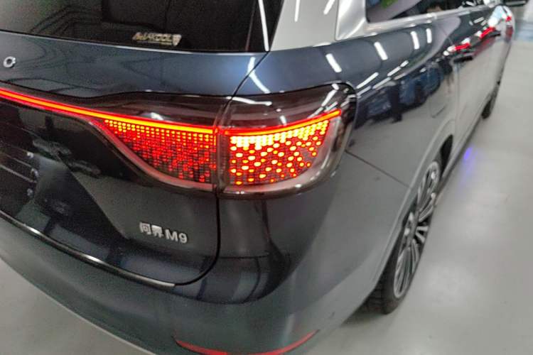 Used Hima AITO M9 2024 Range-Extended Ultra Version 52 kWh 6-Seater Model Right Rear Taillight