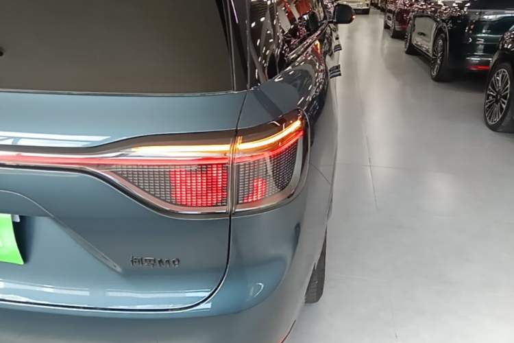 Used Hima AITO M9 2024 All-Electric Ultra Version 100 kWh 6-Seater Model Right Rear Taillight